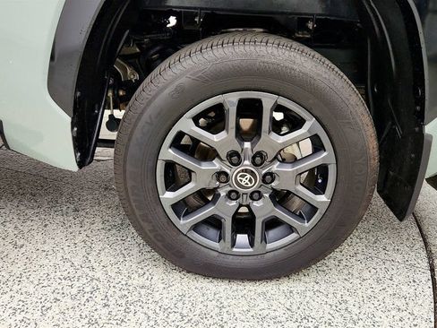 Used 2026 Toyota Tundra Platinum AWD/4WD image 9