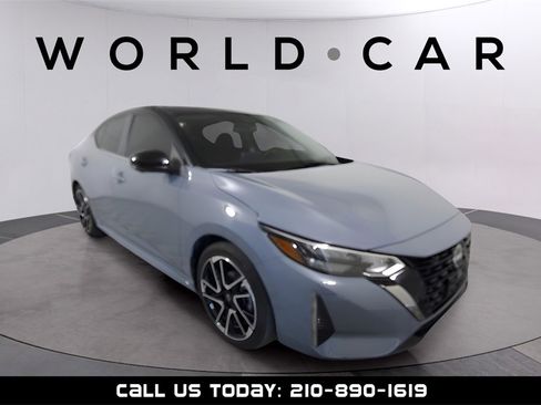 Used 2025 Nissan Kicks SR image 2