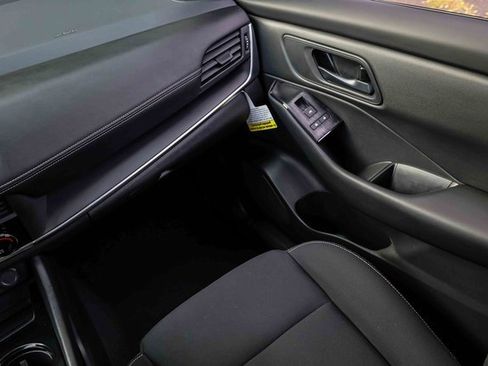 Certified 2025 Nissan Rogue S image 18