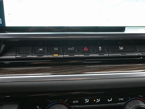 Used 2025 Chevrolet Silverado 1500 LT image 15