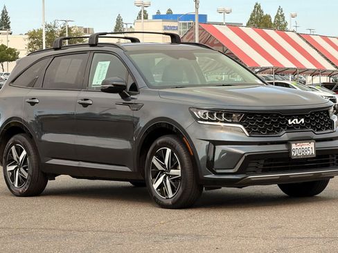 Used 2022 Kia Sorento S FWD image 5