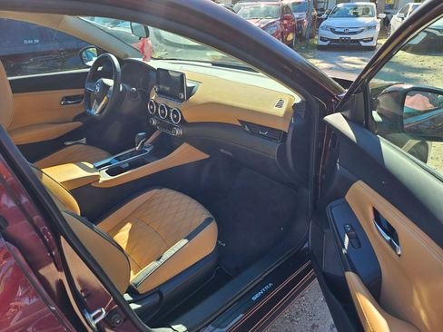 Used 2021 Nissan Sentra SV w/ SV Premium Package image 6