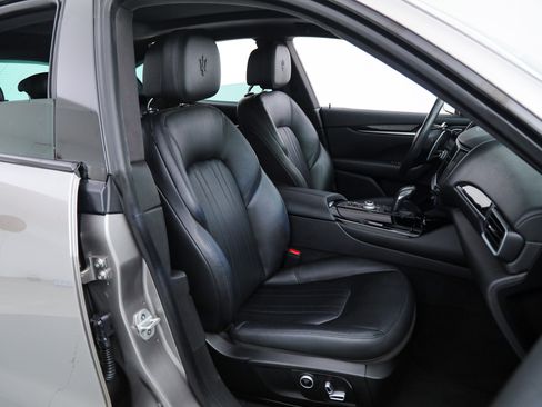 Certified 2022 Maserati Levante GT AWD/4WD image 11