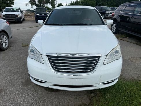 Used 2013 Chrysler 200 Touring FWD image 12