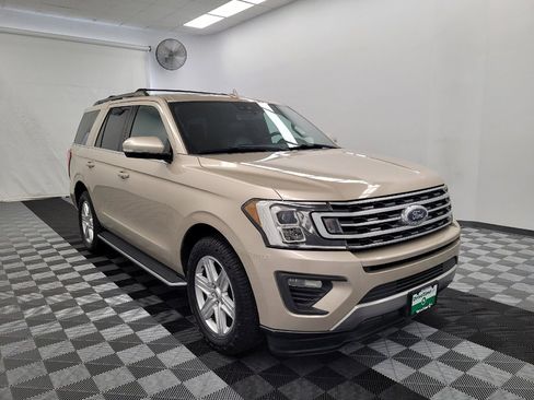 Used 2018 Ford Expedition XLT w/ Equipment Group 202A RWD image 13