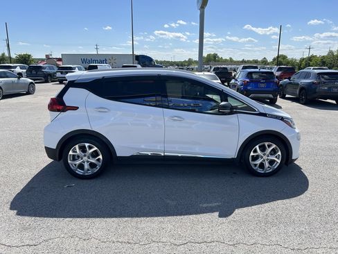 Used 2017 Chevrolet Bolt Premier w/ Driver Confidence II Package FWD image 3