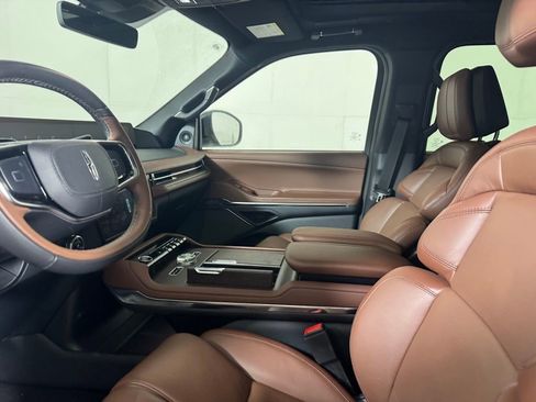 New 2025 Lincoln Navigator L Reserve AWD/4WD image 34