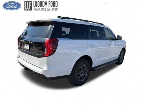 Used 2025 Ford Expedition Active image 4