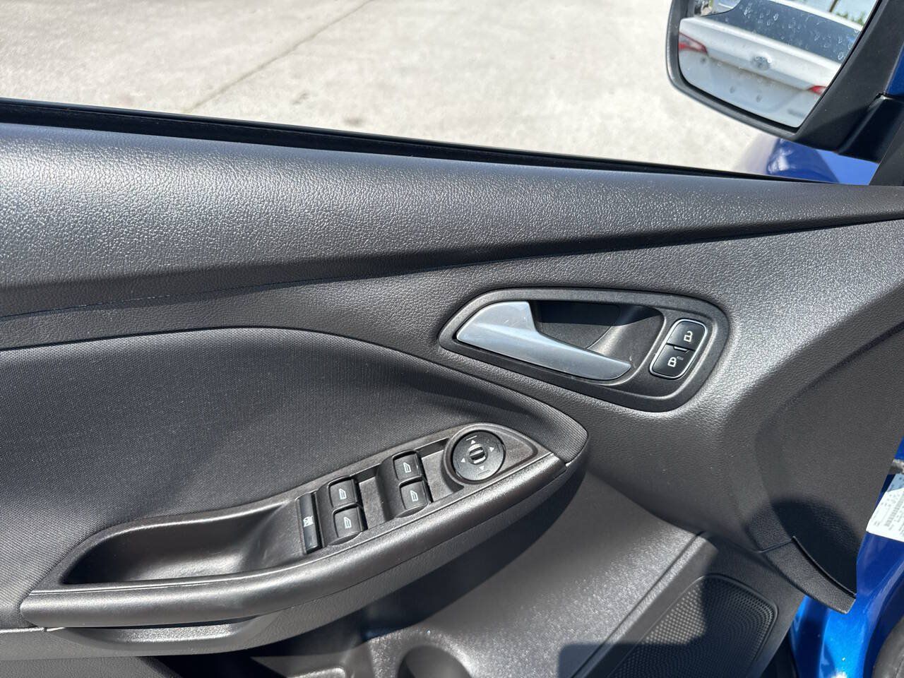 Used 2018 Ford Focus SE FWD image 15
