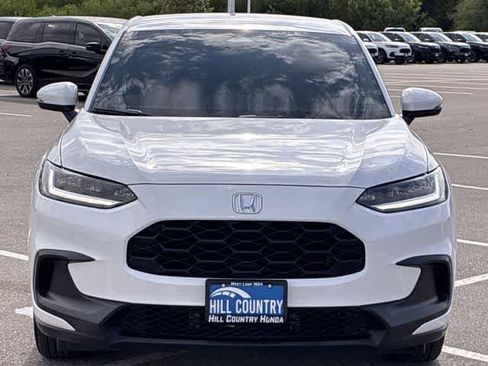 Used 2023 Honda HR-V LX image 9