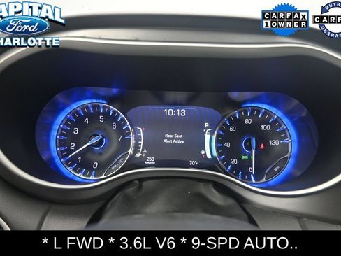 Used 2023 Chrysler Pacifica Touring-L FWD image 13