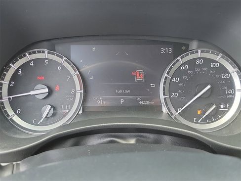 Used 2022 Toyota Highlander XLE image 11