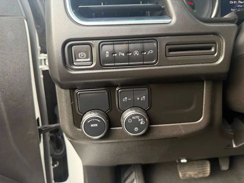 Used 2021 Chevrolet Suburban RST RWD image 14