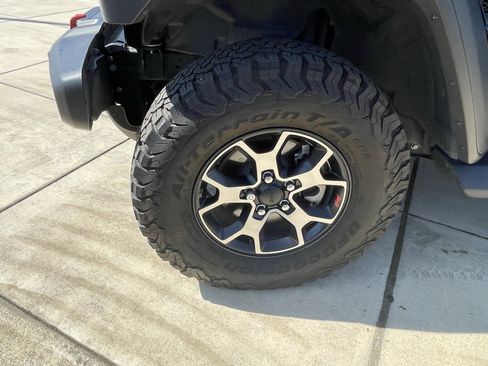 Used 2019 Jeep Wrangler Unlimited Rubicon AWD/4WD image 9