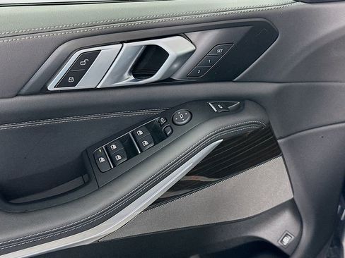 Used 2025 BMW X5 xDrive50e image 18