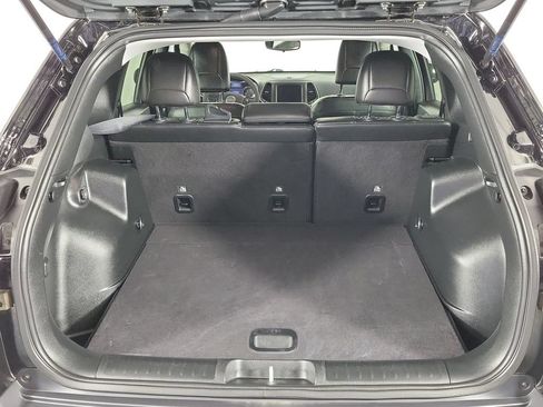 Used 2022 Jeep Cherokee Trailhawk AWD/4WD image 8