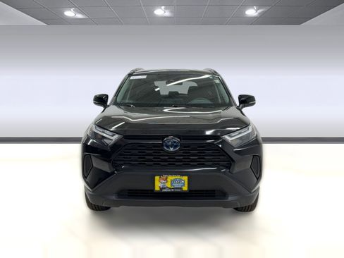 Used 2024 Toyota RAV4 LE image 5