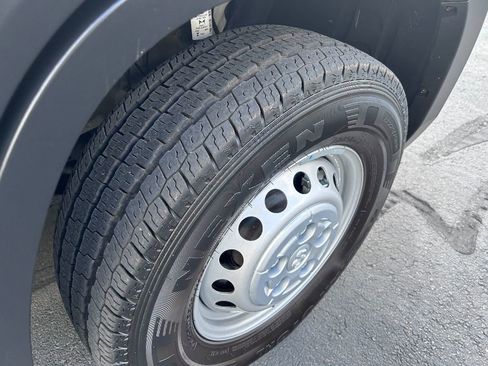 Used 2025 RAM ProMaster 2500 w/ Convenience Group image 14