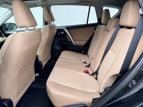 Used 2015 Toyota RAV4 XLE FWD image 13