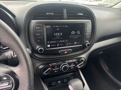 Used 2025 Kia Soul LX w/ LX Technology Package image 20