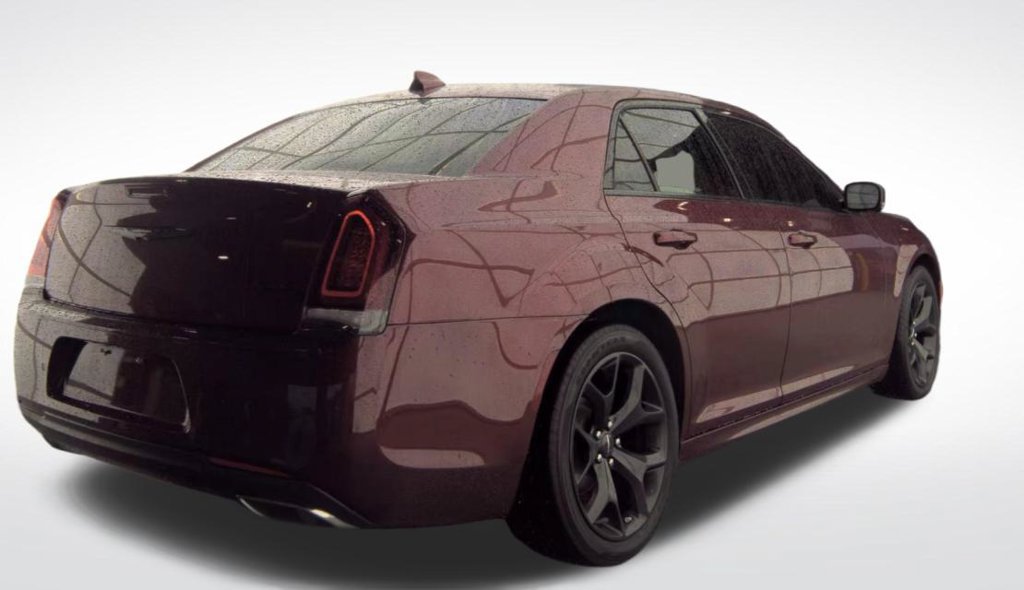 Used 2023 Chrysler 300 Touring L w/ Comfort Group RWD image 3
