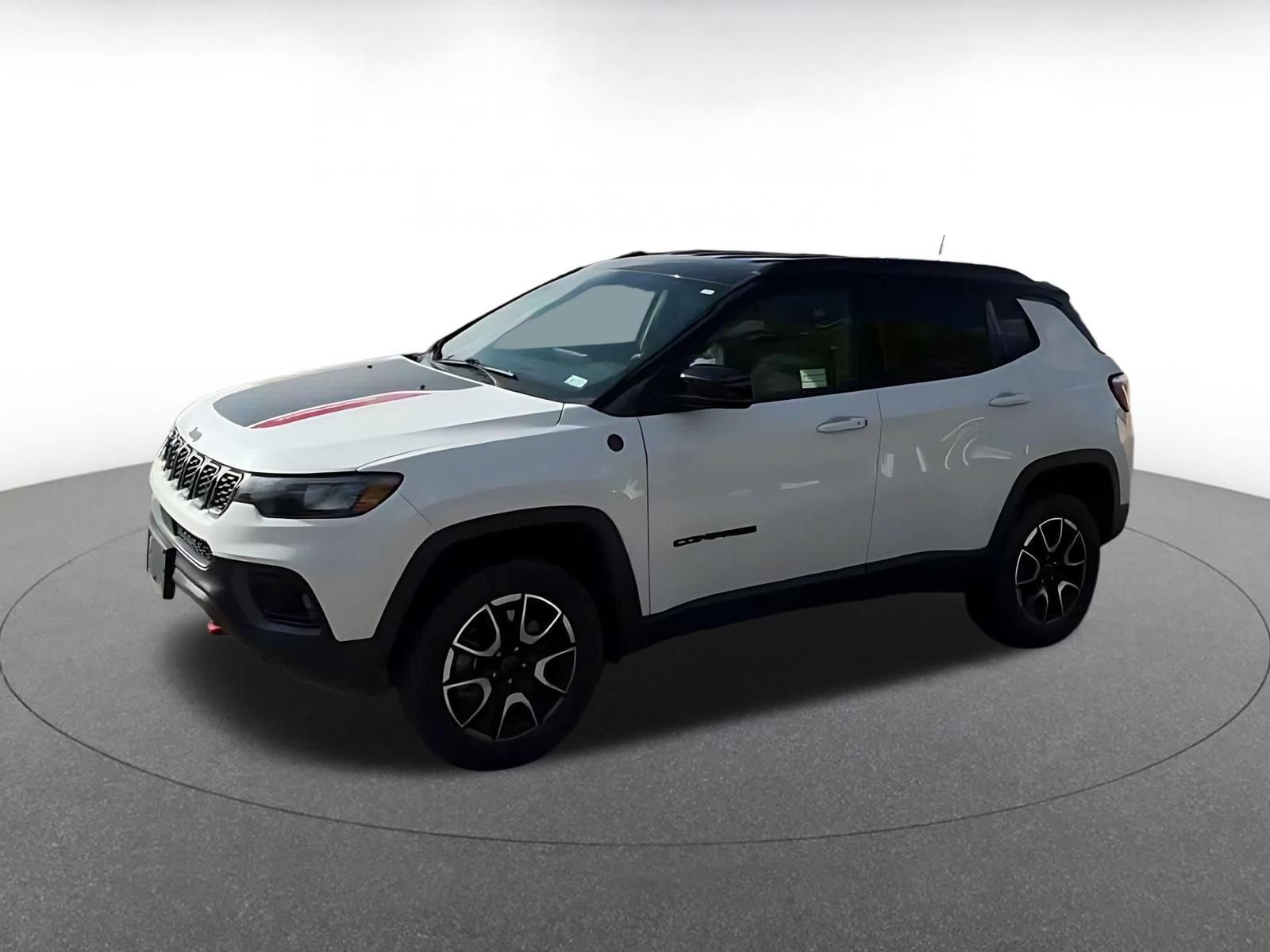 Used 2025 Jeep Compass Trailhawk AWD/4WD image 6