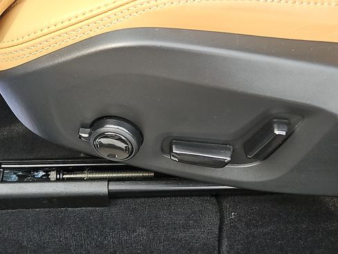 Certified 2023 Volvo XC60 B5 Ultimate w/ Climate Package AWD/4WD image 25