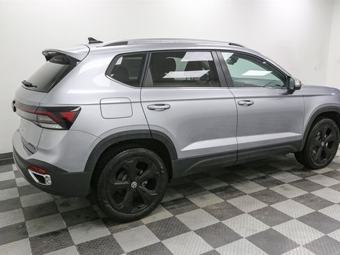 New 2025 Volkswagen Taos SEL image 8