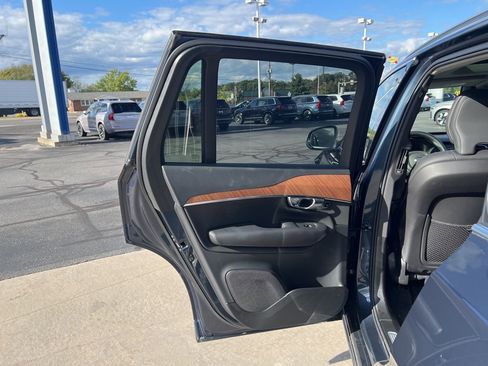 Certified 2025 Volvo XC90 B6 Plus image 26