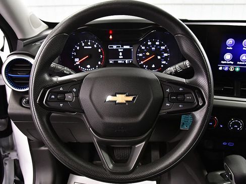 Used 2024 Chevrolet Trax LS w/ LS Convenience Package image 16