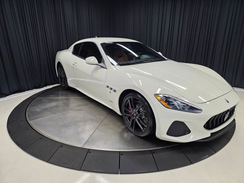 Used 2018 Maserati GranTurismo Sport image 4