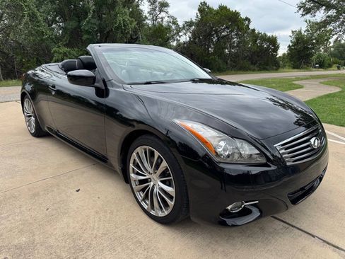 Used 2013 INFINITI G37 Convertible w/ Premium Pkg RWD image 2