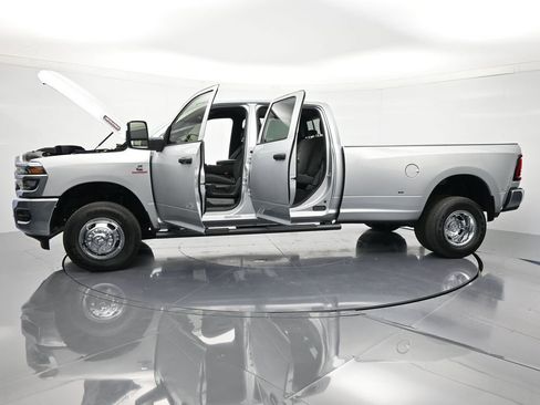 New 2026 RAM 3500 Tradesman AWD/4WD image 47