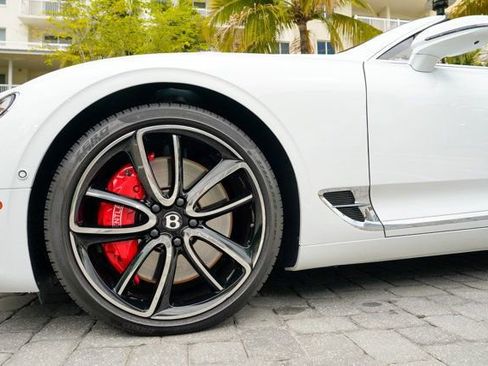 Used 2024 Bentley Continental GT V8 image 12