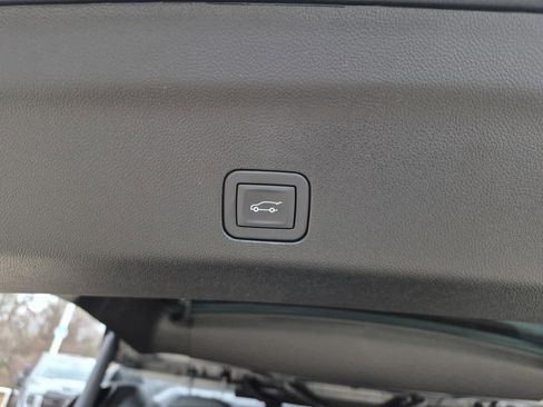 New 2026 GMC Yukon XL AT4 w/ AT4 Premium Plus Package image 8