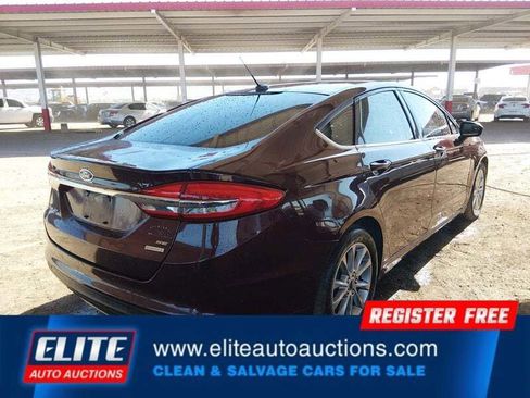 Used 2017 Ford Fusion SE w/ Fusion SE Technology Package image 7