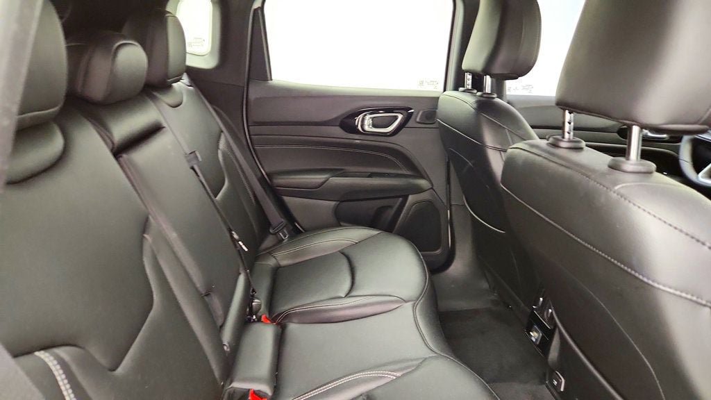 Used 2024 Jeep Compass Limited w/ High Altitude Package AWD/4WD image 21