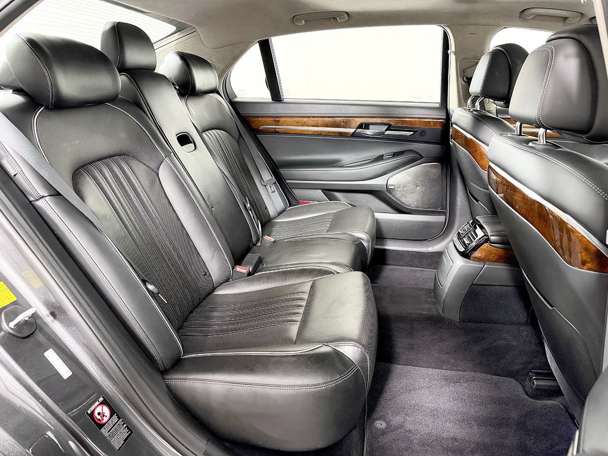 Used 2019 Genesis G90 3.3T Premium AWD/4WD image 49