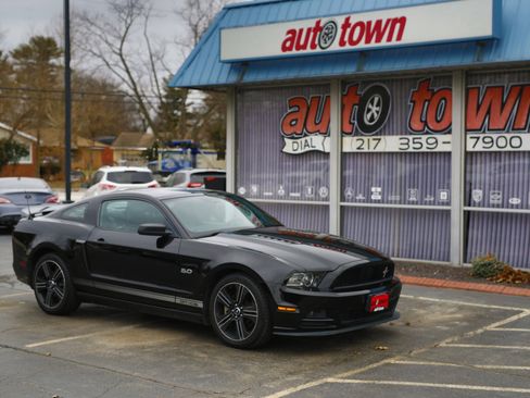 Used 2013 Ford Mustang GT Premium image 21