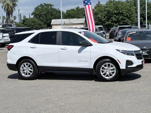 Used 2023 Chevrolet Equinox LS w/ LS Convenience Package FWD image 4