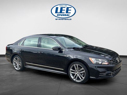 Used 2017 Volkswagen Passat 1.8T R-Line image 1