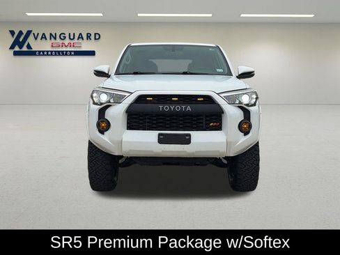 Used 2018 Toyota 4Runner SR5 Premium AWD/4WD image 2