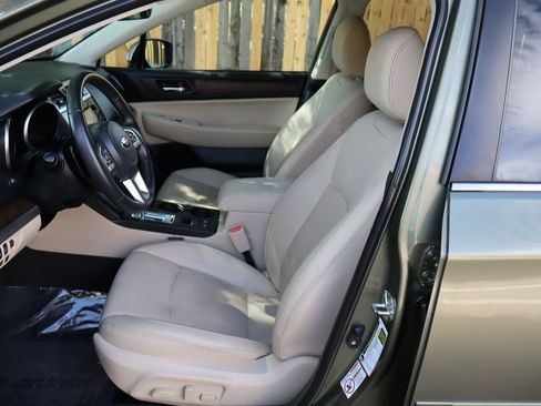 Used 2017 Subaru Outback 3.6R Limited AWD/4WD image 19