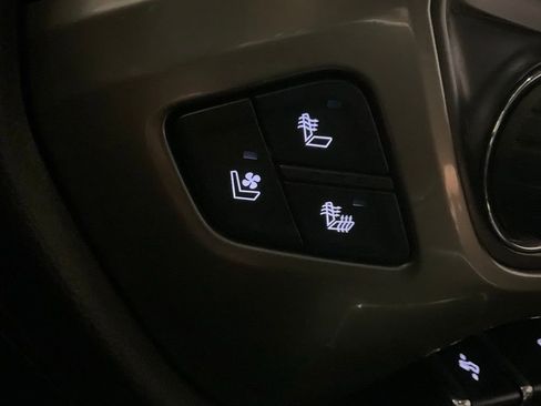 Used 2018 Chevrolet Silverado 1500 High Country image 21