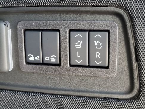 New 2025 Cadillac Escalade Luxury image 10