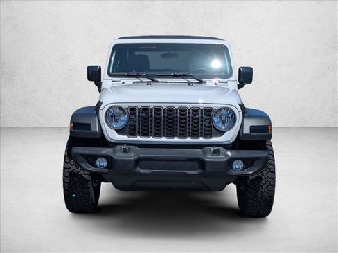 Used 2025 Jeep Wrangler Sport AWD/4WD image 2