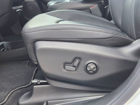 New 2027 Chrysler Pacifica LX FWD image 20