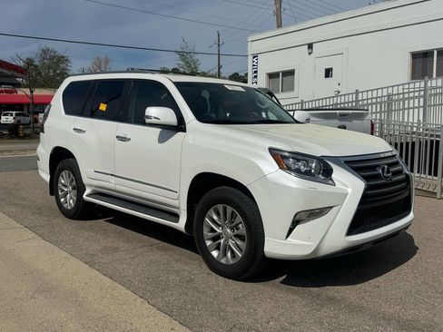 Used 2018 Lexus GX 460 Premium image 2