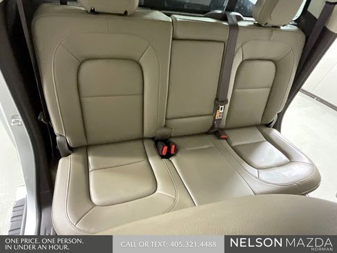 Used 2015 GMC Canyon SLT image 30