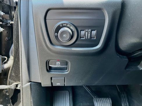 Used 2022 Jeep Grand Cherokee Limited AWD/4WD image 21